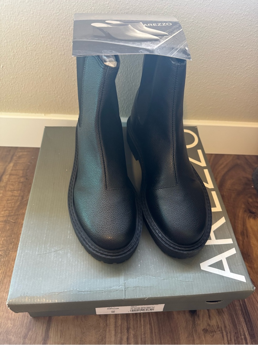 Arezzo Womens Black Faux Leather Chelsea Ankle Boots Lug Sole US 8